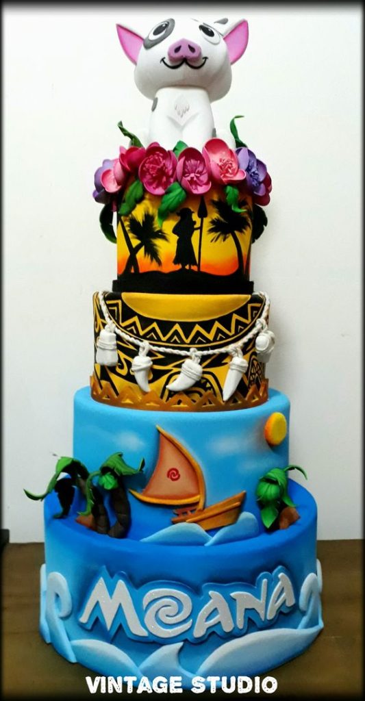 Diseño de pastel tropical con Moana